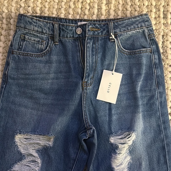 NWT high waist distressed jeans by Cello size 15♥️ - Picture 4 of 10